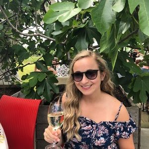 Meet your Posher, Nicole